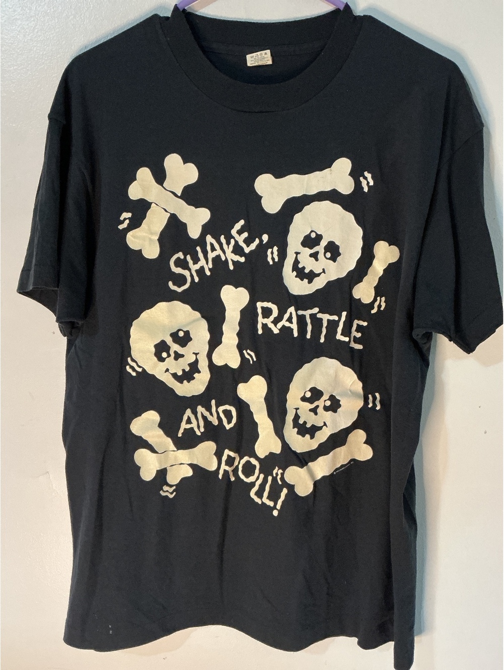 Vintage 1980s Hallmark shake rattle and roll single stitch shirt